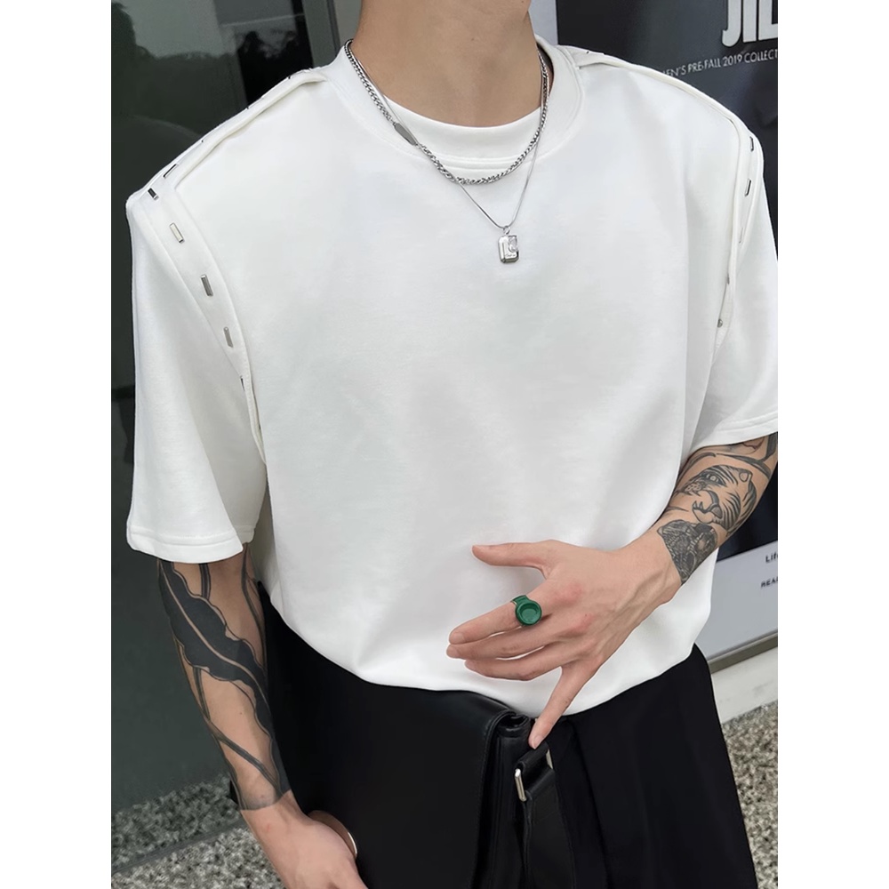 [Love Wearing Help] Áo Thun Tay Ngắn Có Đệm Vai Cảm Giác Kim Loại Trang Trí Phong Cách Hàn Quốc ins Xu Hướng Niche Cho Nam