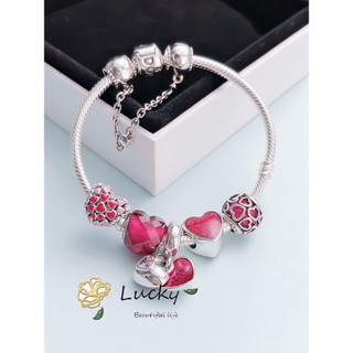Vòng tay in chữ i love you dùng làm quà tặng cho bạn gái