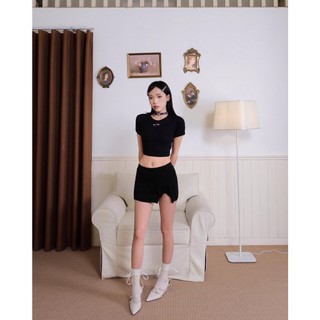 Chân váy ngắn xẻ tà MONÁ - BAMBAM