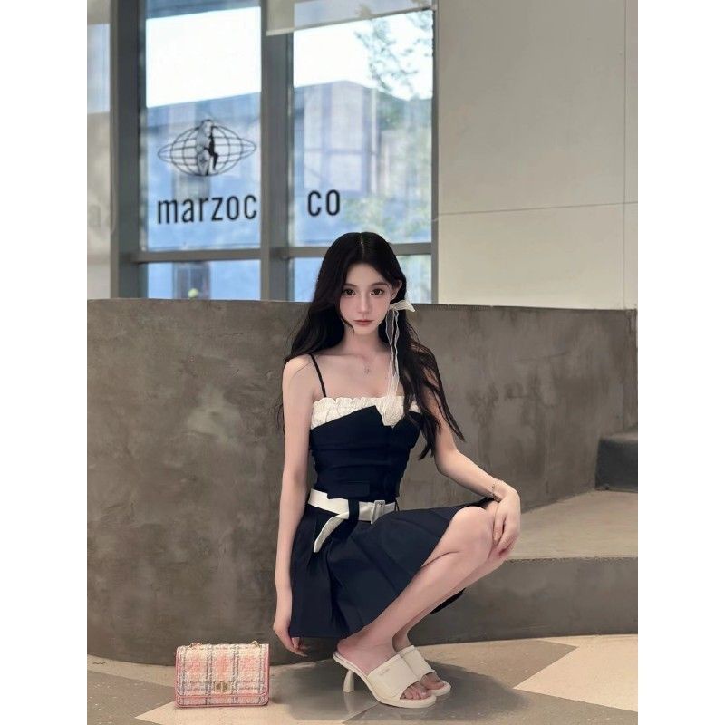 Váy Hai Dây Xếp Ly Hẹp Eo Hẹp Ghép Màu Sắc Tương Phản Phong Cách Phương Tây Thời Trang Cho Nữ