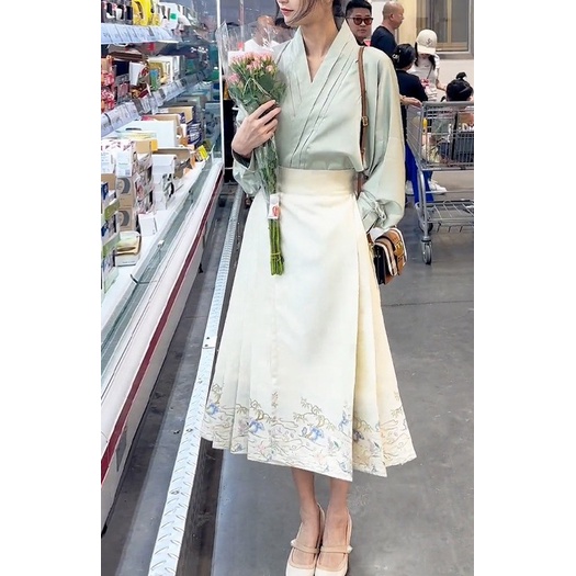 Set Áo Thun Ngắn Tay + Chân Váy Hai Dây Phong Cách Trẻ Trung Dành Cho Nữ