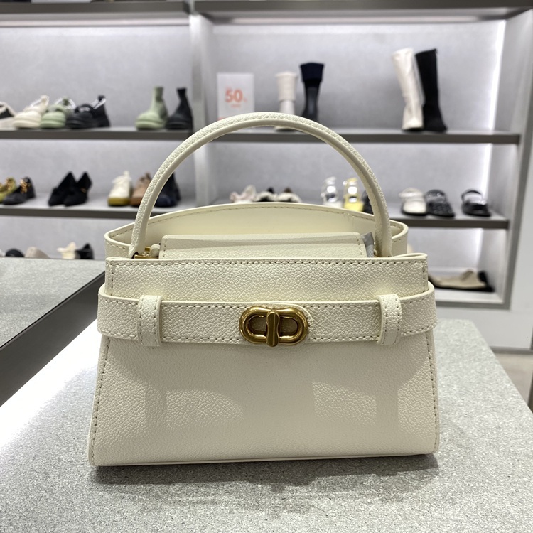 Túi Xách CK2 Phối Khóa Kim Loại Thời Trang Cnk2023 Cho Nữ 50270880