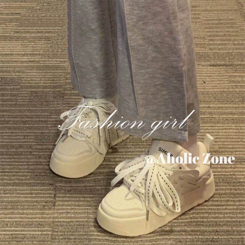 Niche xu hướng in chữ mới giày nhỏ màu trắng nữ sinh viên mới phiên bản hàn quốc đáy dày all-match giày bánh mì thông thường
