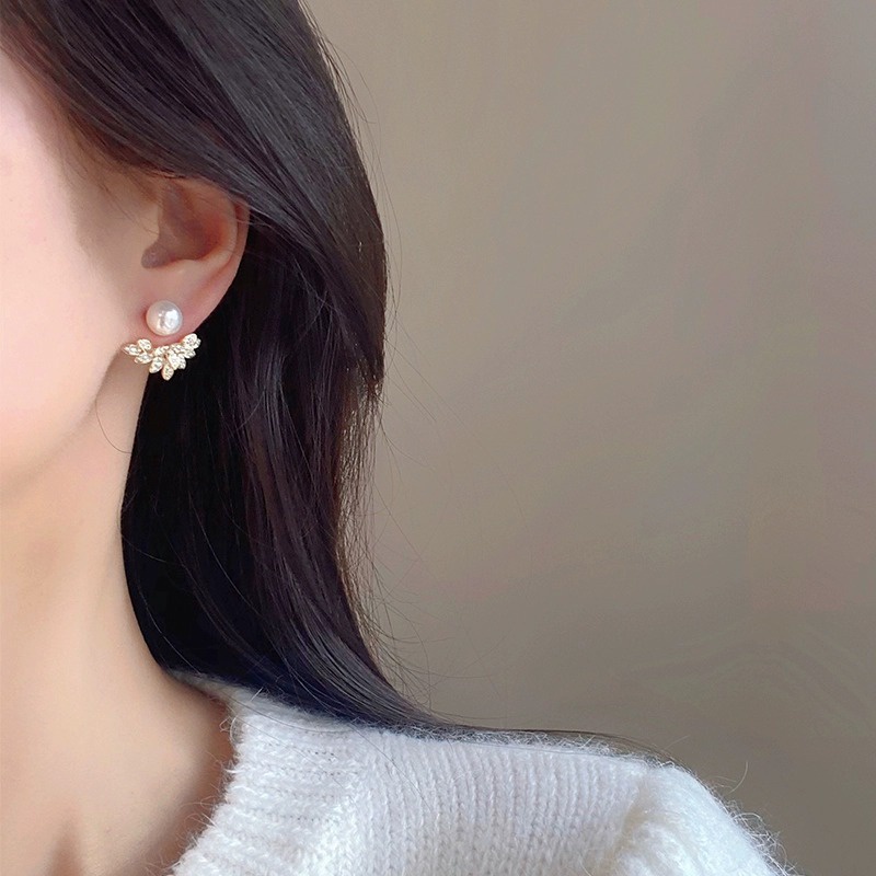 Bông tai mới của vòng tai ngọc trai cánh hoa vermiculite 2023 năm 2023