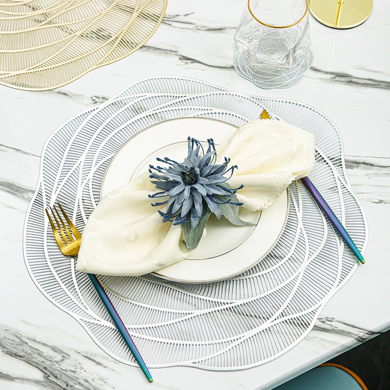 Tấm Lót Bàn Ăn Placemat In Cách Nhiệt Bronzing Sang Trọng Hình Hoa Hồng