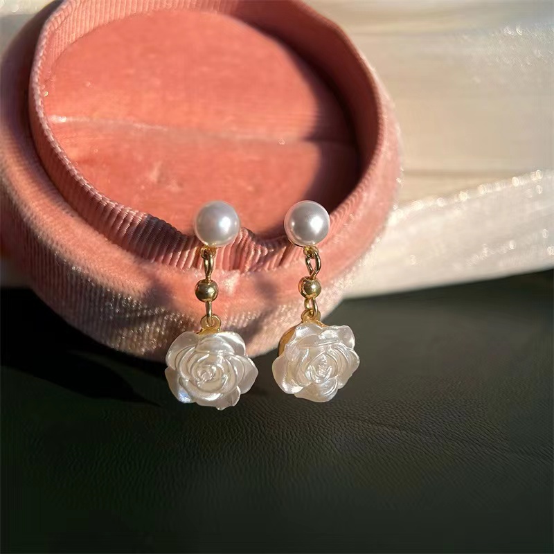 Bông Tai Hình Ngọn Núi Thời Trang 2023