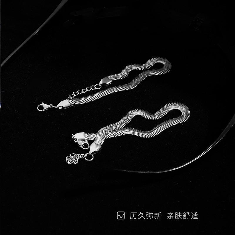 Vòng Tay Thép Titan Hình Xương Rắn Phong Cách Hip Hop Đường Phố Đơn Giản Cho Nam Và Nữ