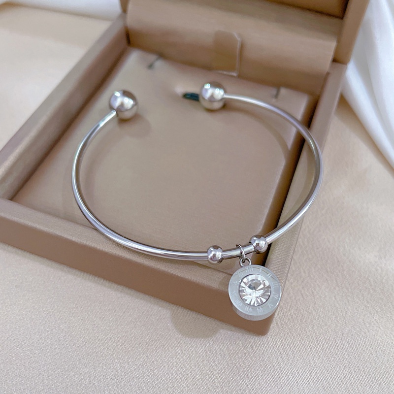 Vòng Đeo Tay Bằng Thép Titan Phong Cách Tối Giản Sang Trọng