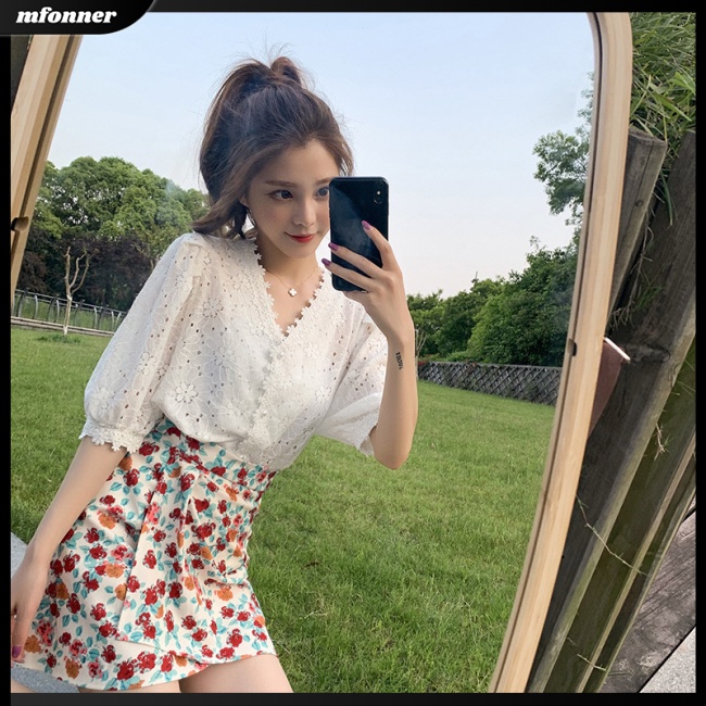 Áo Kiểu Tay Phồng Cổ Chữ V Phối Ren Phong Cách Retro