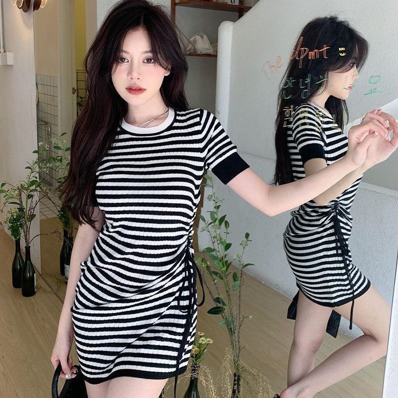 COZOK Đầm Dệt Kim Tay Ngắn Dáng Ôm Kẻ Sọc Phối Dây Rút Thời Trang Quyến Rũ