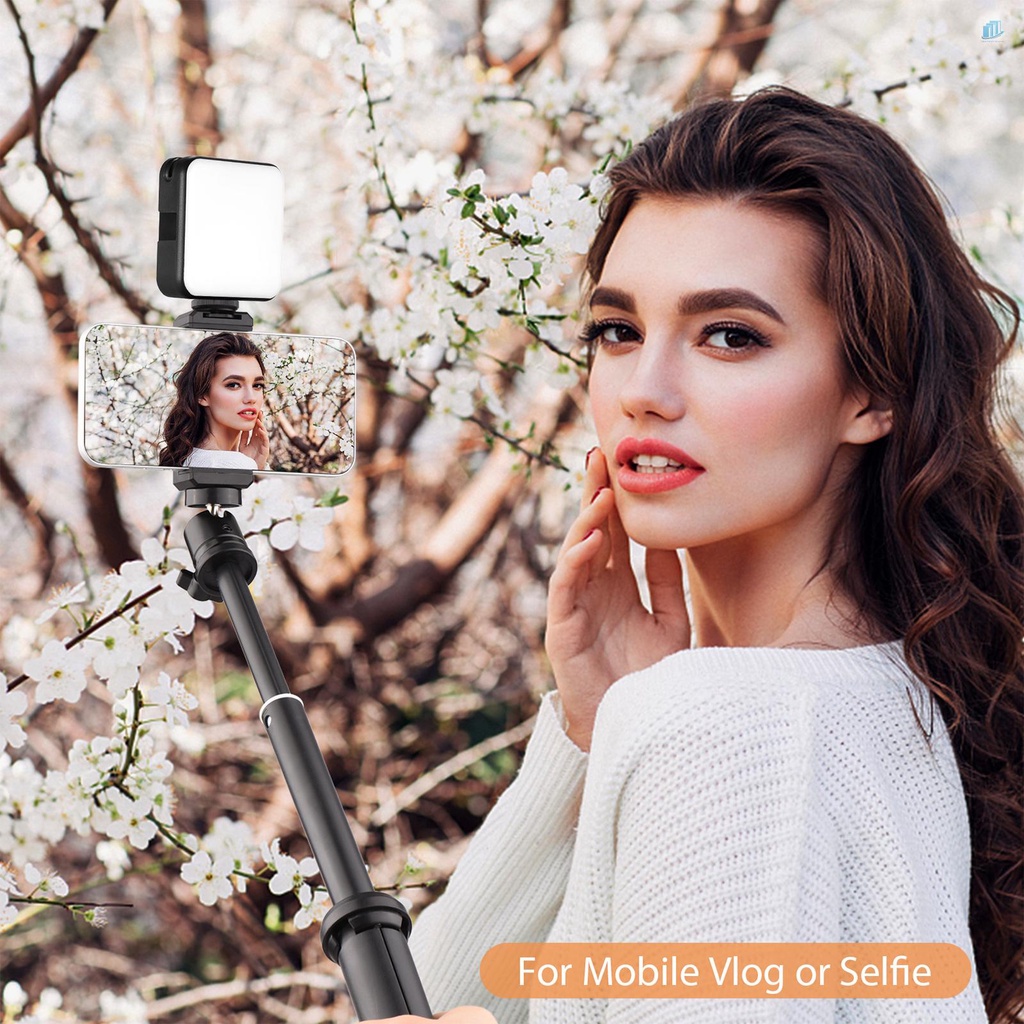 Bộ Đèn LED Video Thông Minh Andoer W64RGB CRI95 + 2500K-9000K 20 Hiệu Ứng Ánh Sáng Có Giá Đỡ Ba Chân Để Bàn Flexi