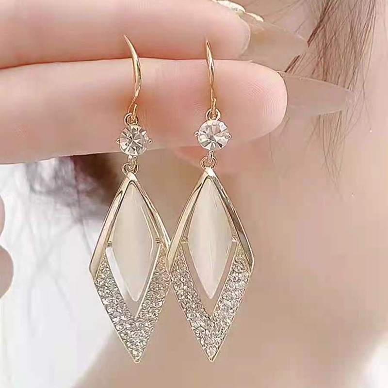 Đôi Bông Tai Dáng Dài Đính Đá Thời Trang Cho Nữ
