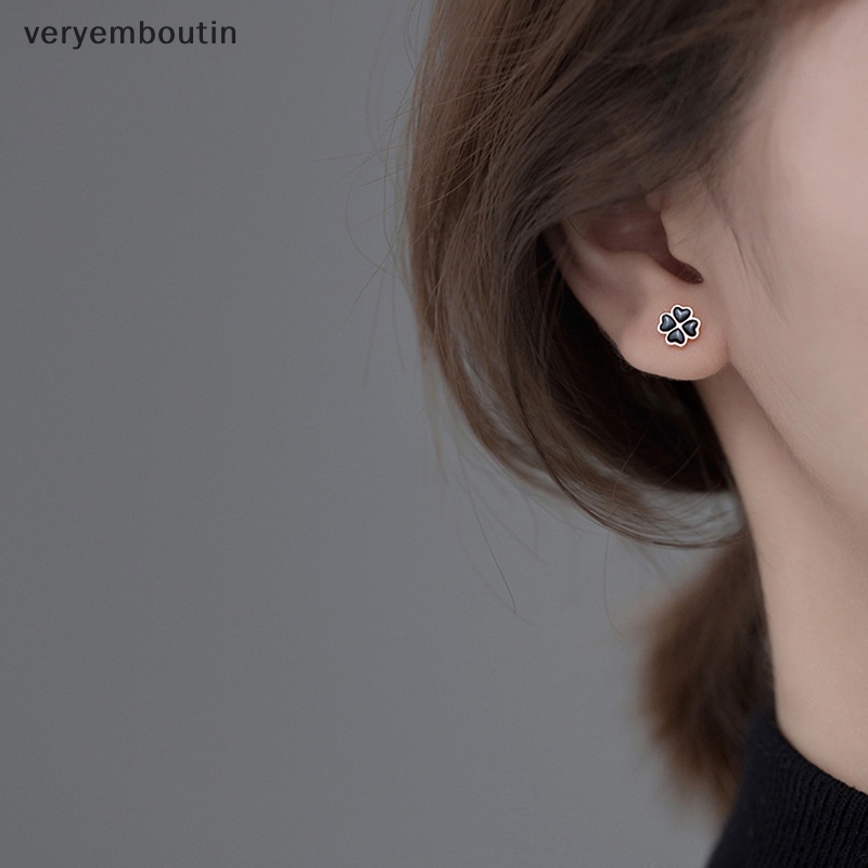 1 Đôi Bông Tai Xỏ Lỗ Hình Hoa Màu Đen Đơn Giản Dành Cho Nữ