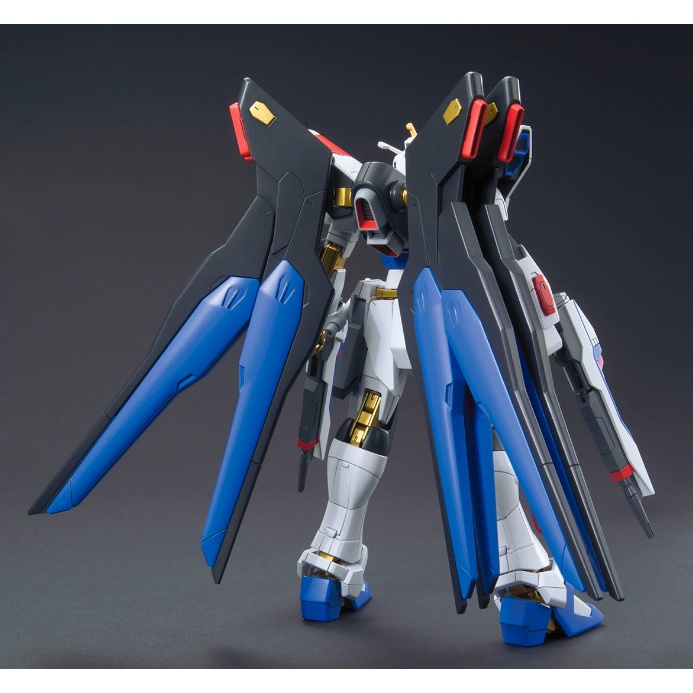 Mô Hình Lắp Ráp Gundam Tự do tấn công