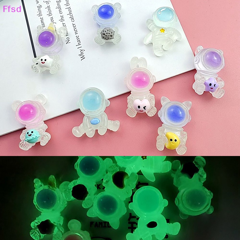 {Ffsd} Set 10 Đồ Chơi Slime Resin Trong Suốt Màu Xanh Dương Phát Sáng Hình Phi Hành Gia Vũ Trụ Đáng Yêu