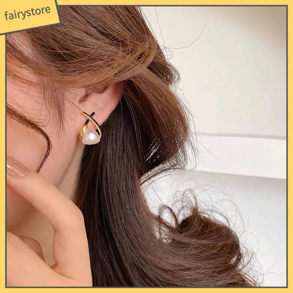 1 Đôi Bông Tai Hình Tam Giác Đính Ngọc Trai Nhân Tạo Phong Cách Hàn Quốc