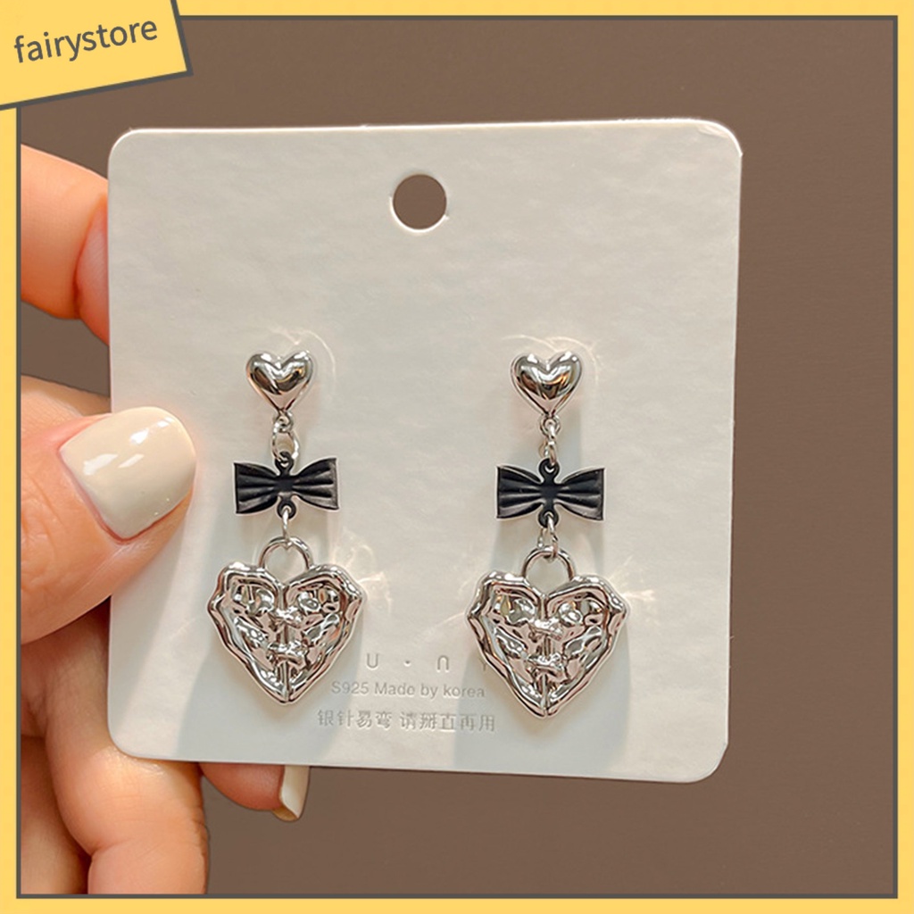 1 Đôi Bông Tai Hình Trái Tim / Nơ Dập Nổi Phong Cách Hàn Quốc Cổ Điển