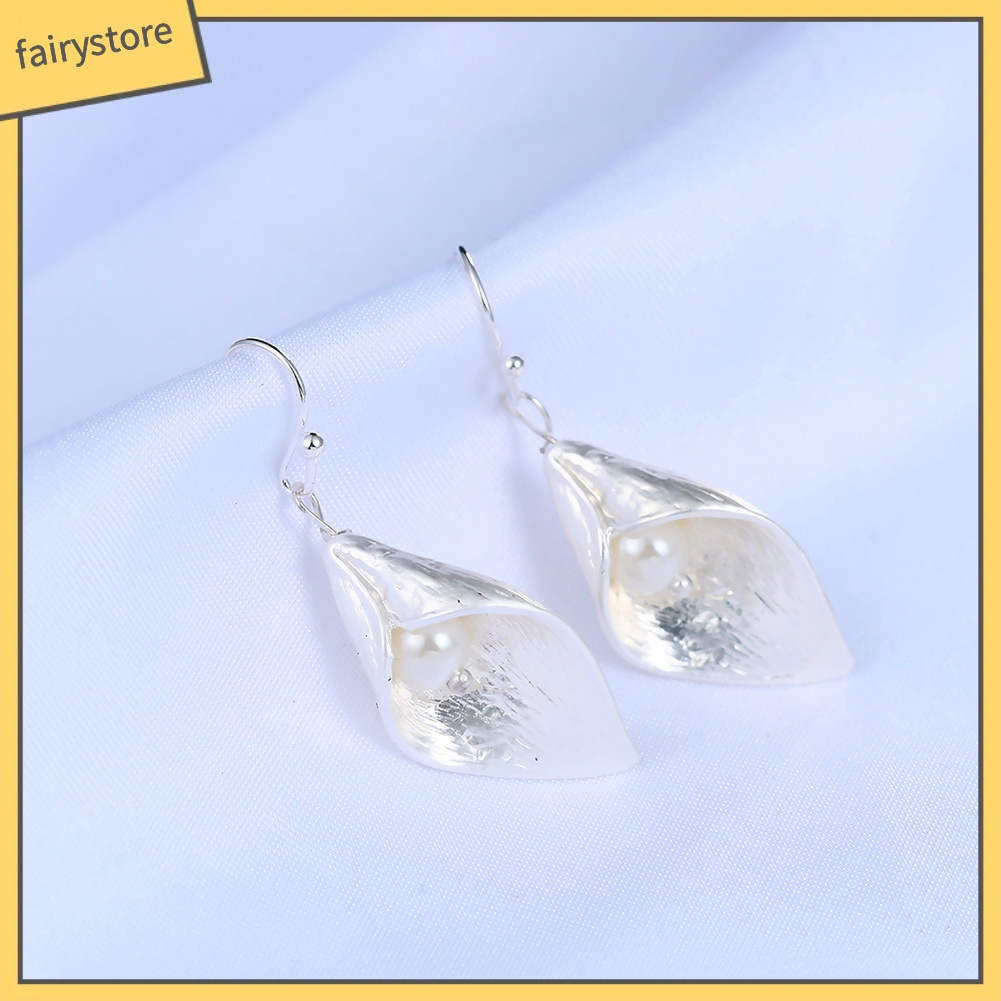 Bông Tai Móc Treo Hình Hoa Lily Đính Ngọc Trai Giả Cho Nữ