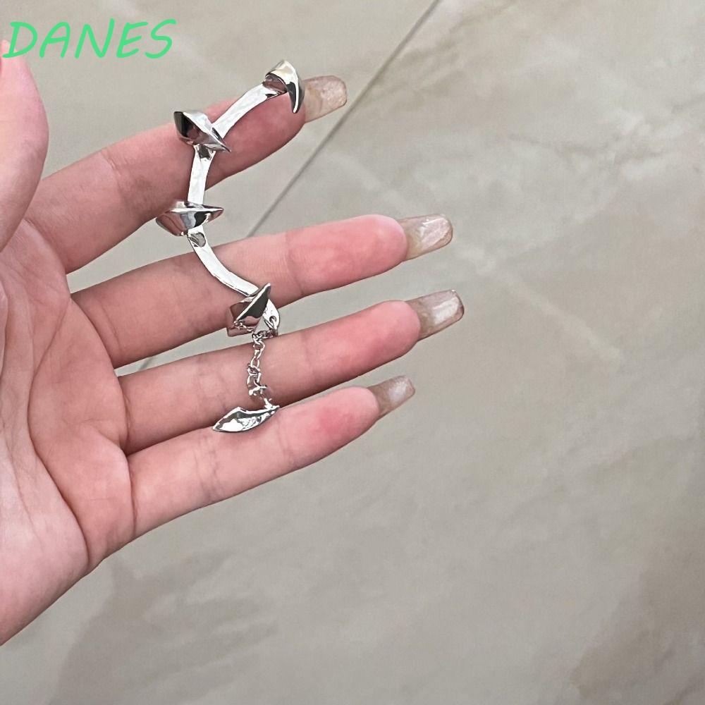 Khuyên Vành Tai Hình Móng Vuốt Quỷ Phong Cách Gothic Thời Trang Sang Trọng