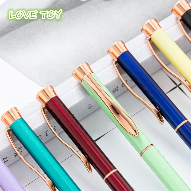Bút Bi Kim Loại Nhiều Màu Sắc Độc Đáo