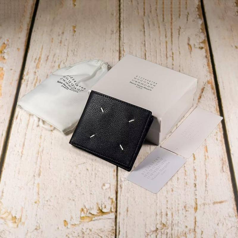 Ví da gấp logo mm6