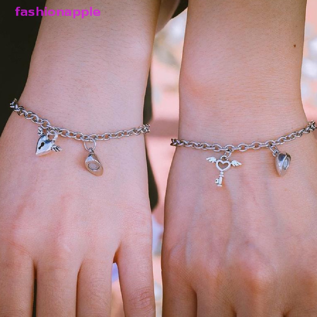 Bộ 2 Vòng Tay Nam Châm Hình Trái Tim Cho Cặp Đôi