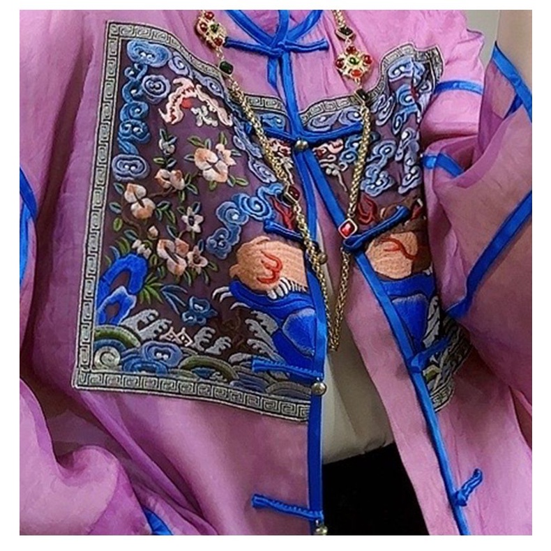 Áo Khoác Lụa organza Giả Thêu Họa Tiết Thổ Cẩm Màu Tím Cài Nút Kiểu vintage Mới Cho Nữ