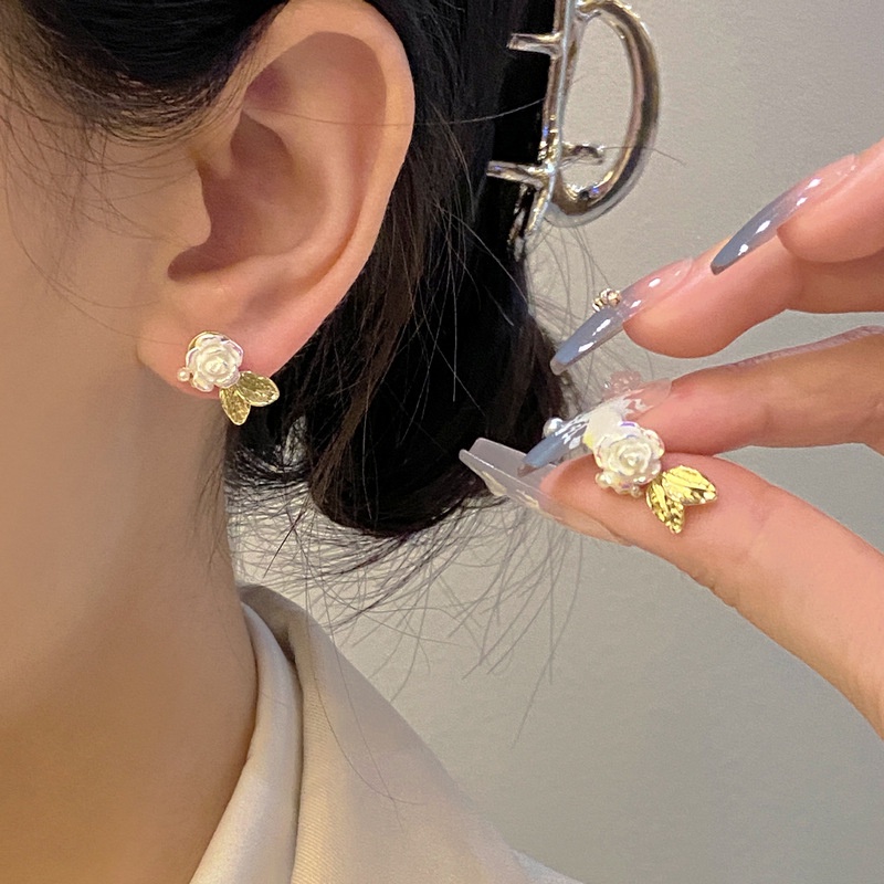 Bông Tai Mạ Bạc 925 Hình Bông Hoa Đính Ngọc Trai Nhân Tạo Phong Cách Hàn Quốc Sang Trọng