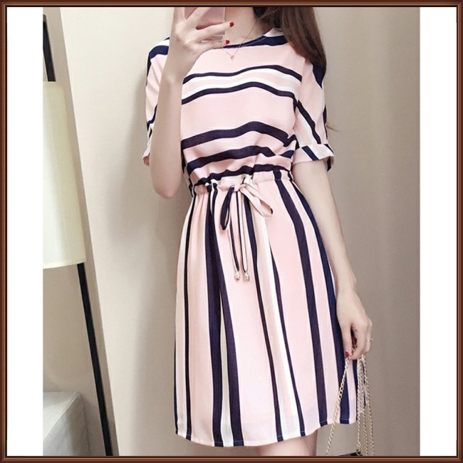 Đầm Dây Rút Họa Tiết Kẻ Sọc Duyên Dáng Thời Trang Cho Nữ