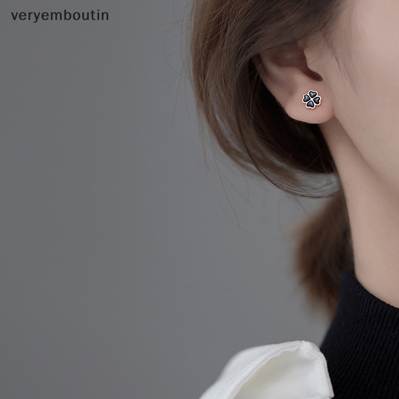 1 Đôi Bông Tai Xỏ Lỗ Hình Hoa Màu Đen Đơn Giản Dành Cho Nữ