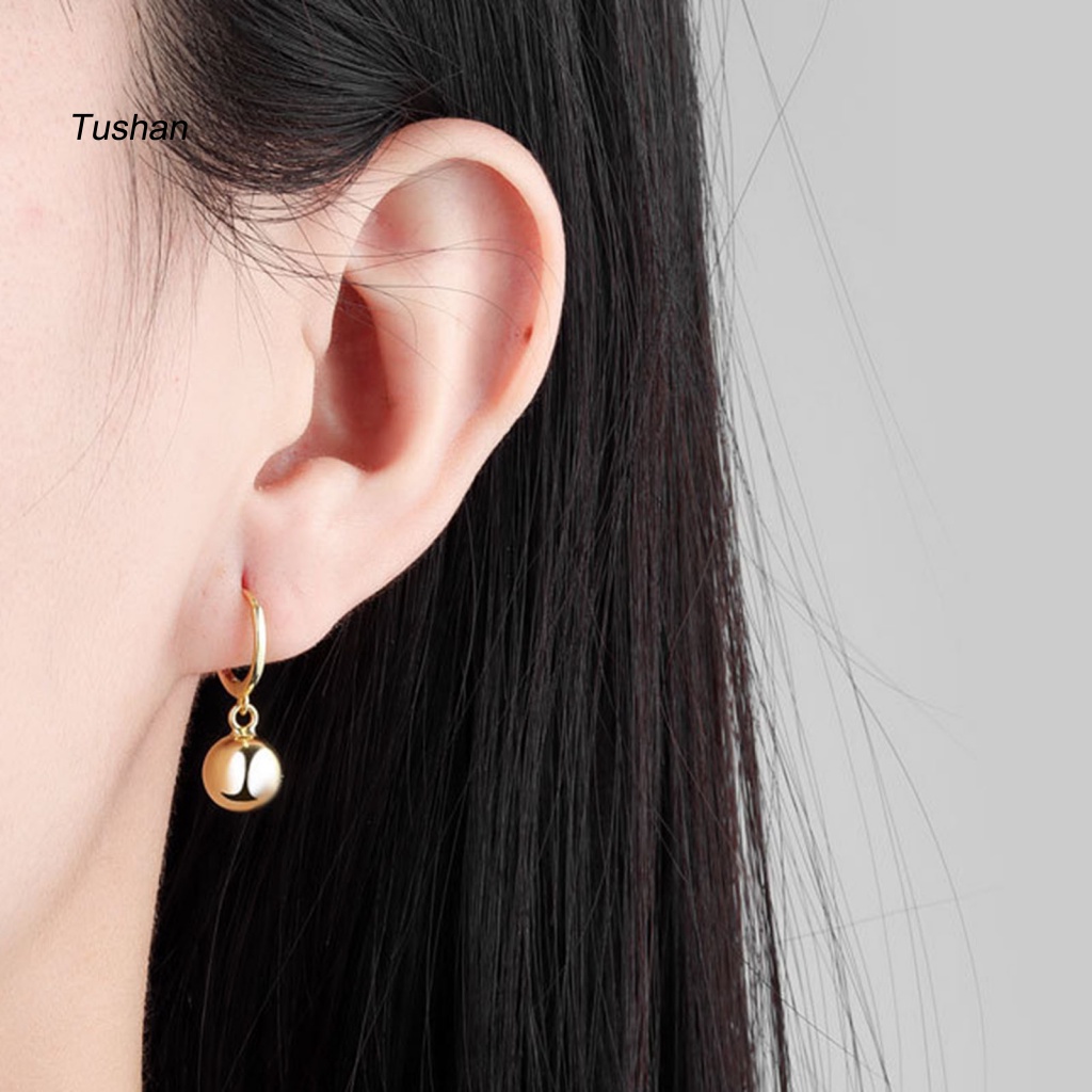 1 Đôi Bông Tai Dạng Vòng Màu Trơn Khối Lượng Nhẹ Dành Cho Nữ