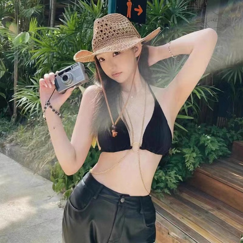 Bộ Đồ Bơi Bikini Ba Mảnh Màu Đen Nâng Ngực Phối Dây Xích Gợi Cảm Cho Nữ