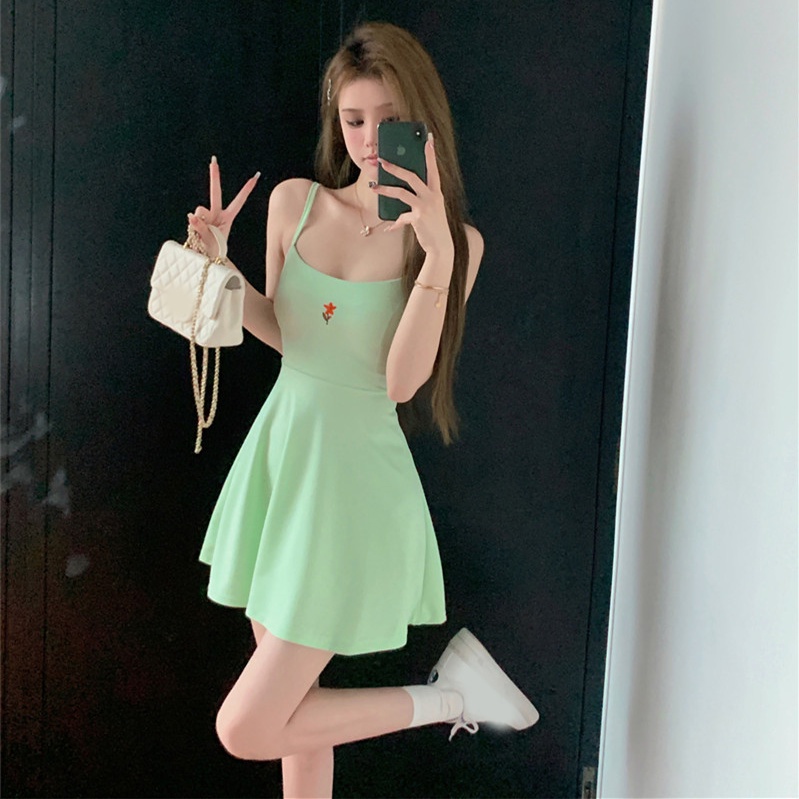 Đầm Ngắn Hai Dây Ôm Eo Thêu Hoa Nhỏ Xinh Xắn Thời Trang Mùa Hè Cho Bạn Gái