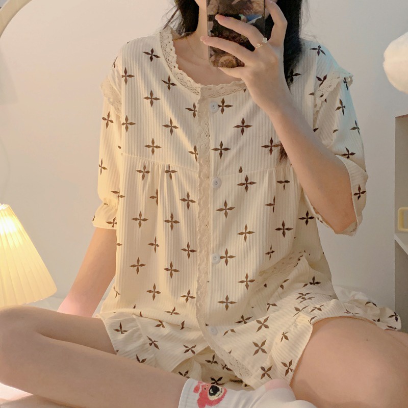 Bộ Đồ Ngủ Ngắn Tay Viền Ren Phong Cách Pháp Ngọt Ngào Mới Cho Nữ