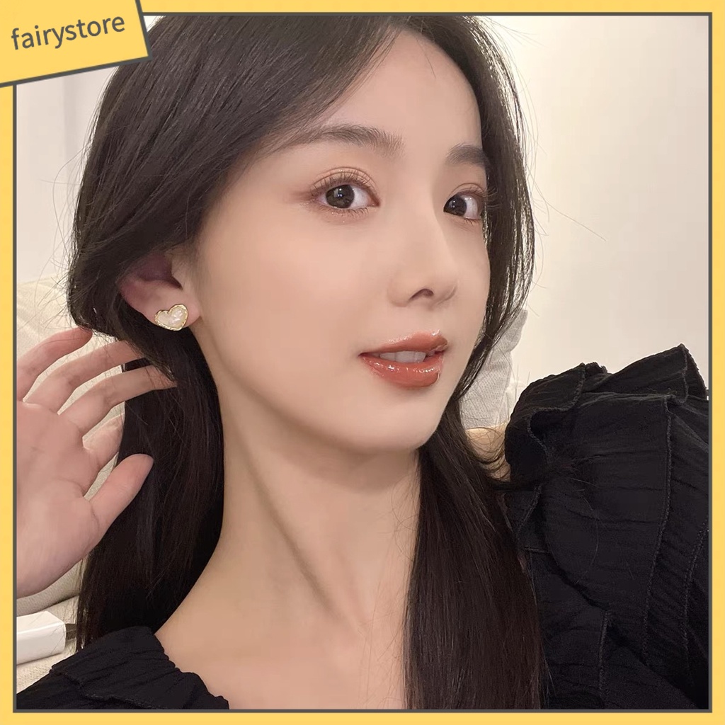 1 Đôi Bông Tai Hình Trái Tim Lấp Lánh Phong Cách Retro Dành Cho Nữ