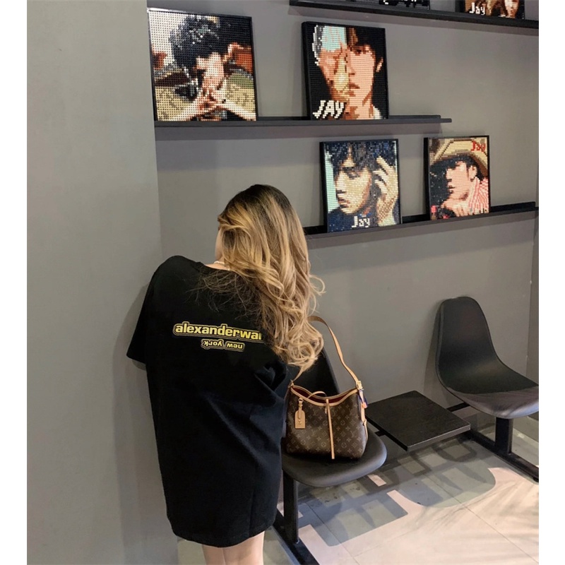 Áo Thun Ngắn Tay Dáng Rộng In Băng Keo Vàng Thời Trang Xu Hướng Alexander