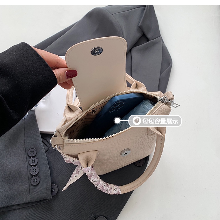 Túi Đeo Chéo Ngực niche Mới Phổ Biến Thời Trang Đa Năng Cho Nữ