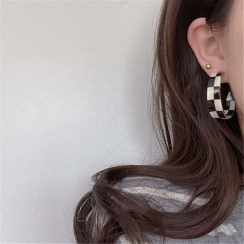 Khuyên tai hình tròn nhiều màu sắc thời trang Hàn Quốc cho nữ