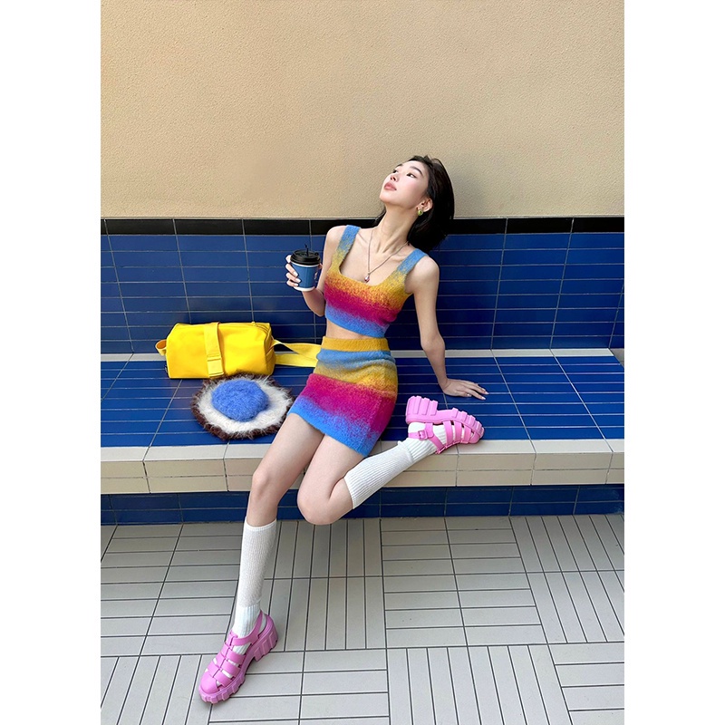 Váy Ngắn Hai Dây Ôm Dáng Mềm Mại Màu Cầu Vồng Phong Cách Xuân Hè Quyến Rũ Cho Nữ