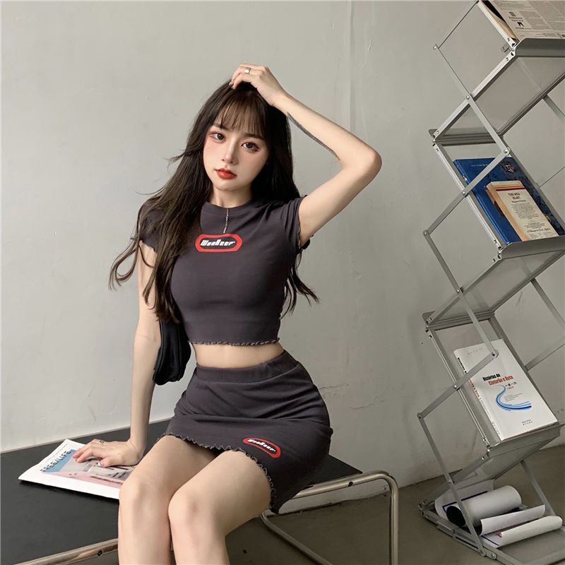 Set Áo Thun Ngắn Tay In Chữ + Chân Váy Ôm Phong Cách Âu Mỹ Cho Nữ
