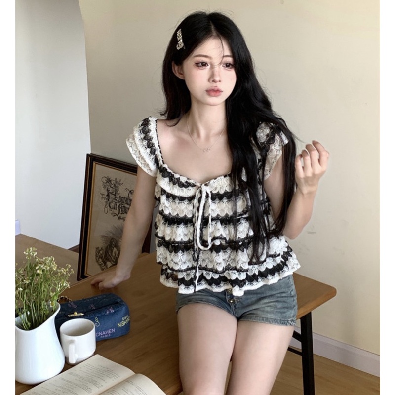 Áo Hai Dây Cổ Vuông Dáng Rộng Phối Ren Quyến Rũ Thời Trang