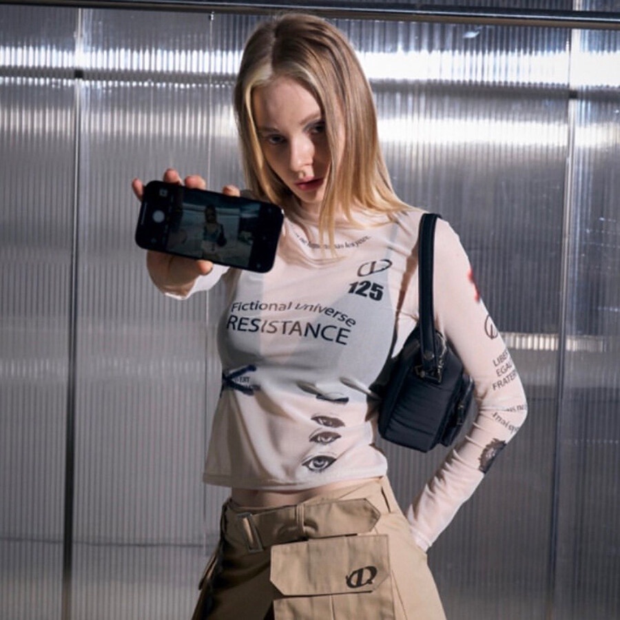 Kliou Áo Croptop Tay Dài Phối Lưới Xuyên Thấu In Chữ Thời Trang Đường Phố 2023