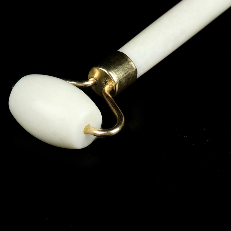 Cây Lăn Mát Xa Da Mặt Trong 1 Tiện Dụng