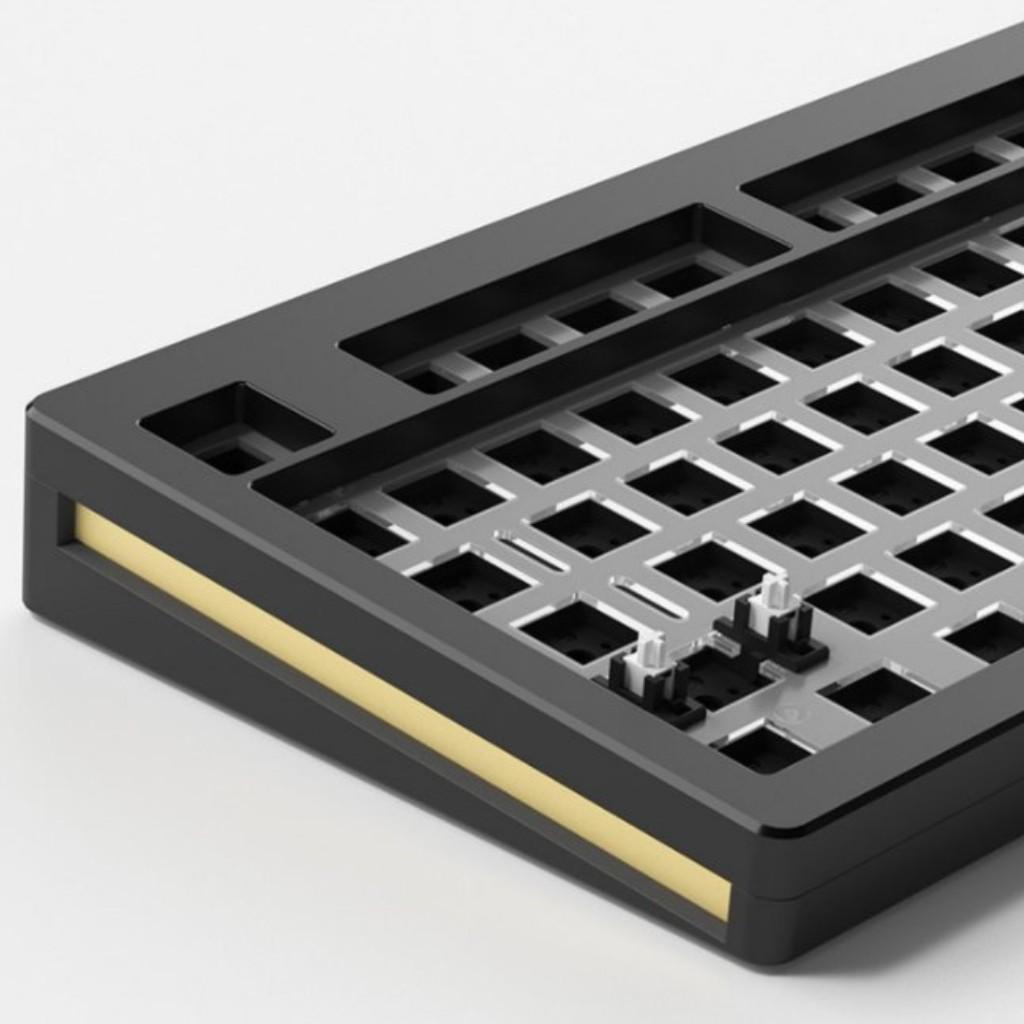 Bàn phím cơ custom Monsgeek M3 nhôm CNC mạch xuôi gasket mount full foam