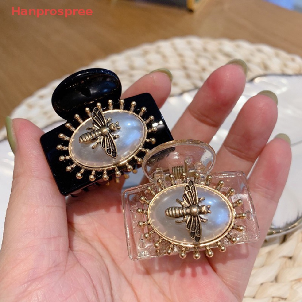 Hanprospree > Kẹp Tóc Càng Cua Đính Ngọc Trai Hình Vuông Phong Cách Retro Thanh Lịch Cho Nữ