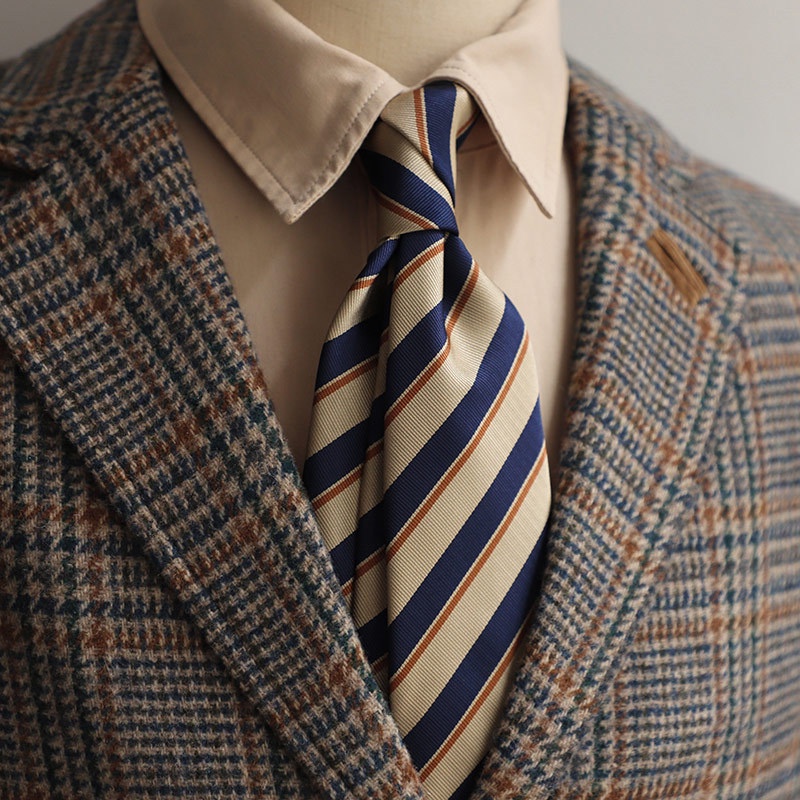 Cà Vạt Lụa 100% Màu Xanh Navy Đậm Họa Tiết Chấm Bi Thời Trang Cho Nam