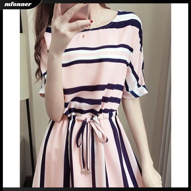 Đầm Dây Rút Họa Tiết Kẻ Sọc Duyên Dáng Hợp Thời Trang Cho Nữ