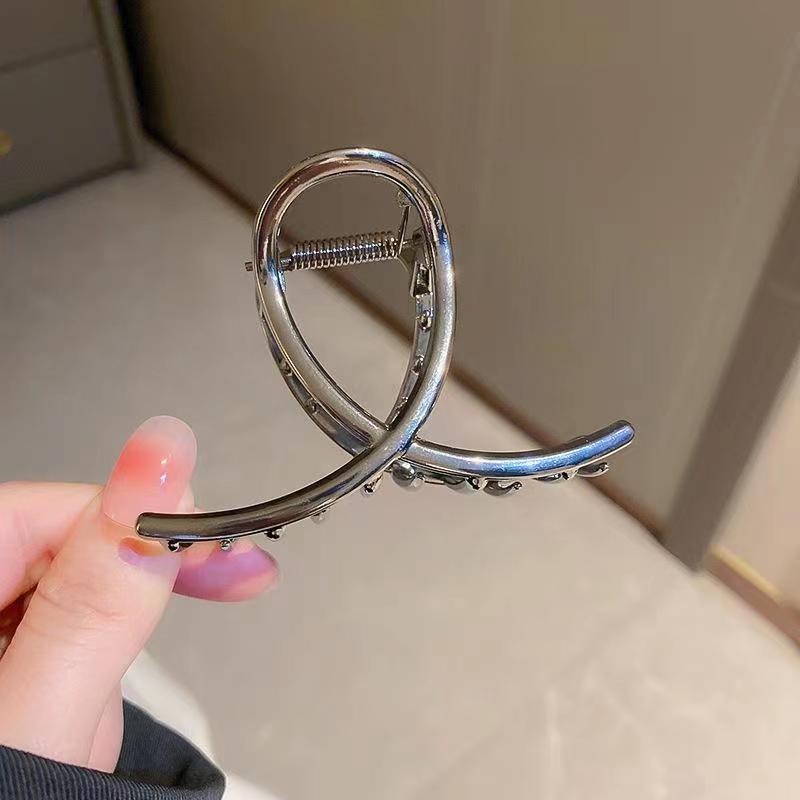 Kẹp Tóc Hình Cá Mập Bằng Kim Loại Đơn Giản Thời Trang Cho Nữ