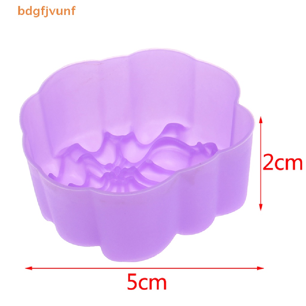 Set 12 Khuôn Silicon Làm Bánh Pudding Hình Hoa Cúc 5cm