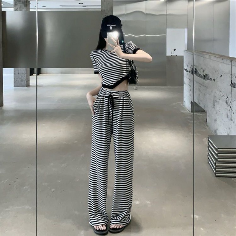 New striped wide-leg pants suit for girls western style short coat casual pants two-piece set fried street black and white stripes Short Sleeve T vertical pants